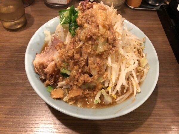 立川マシマシ（栄住吉店）で二郎系ラーメンを食べてきた